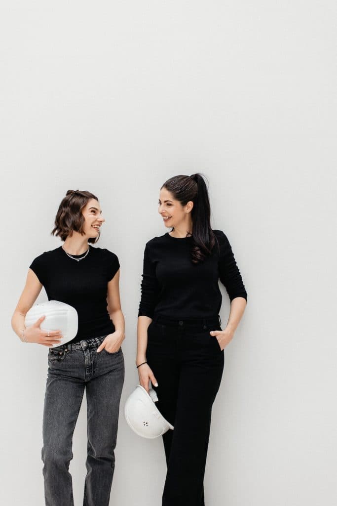 Frauen planen ihr Bauprojekt